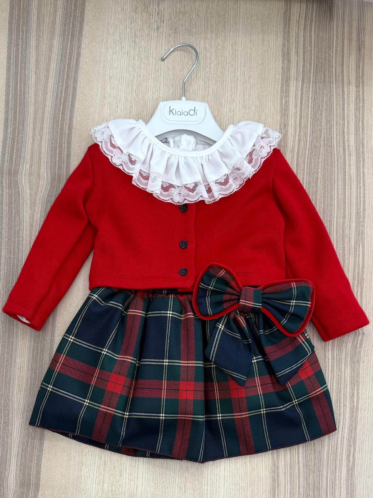 Completo con gonna in tartano, camicia e giacchina