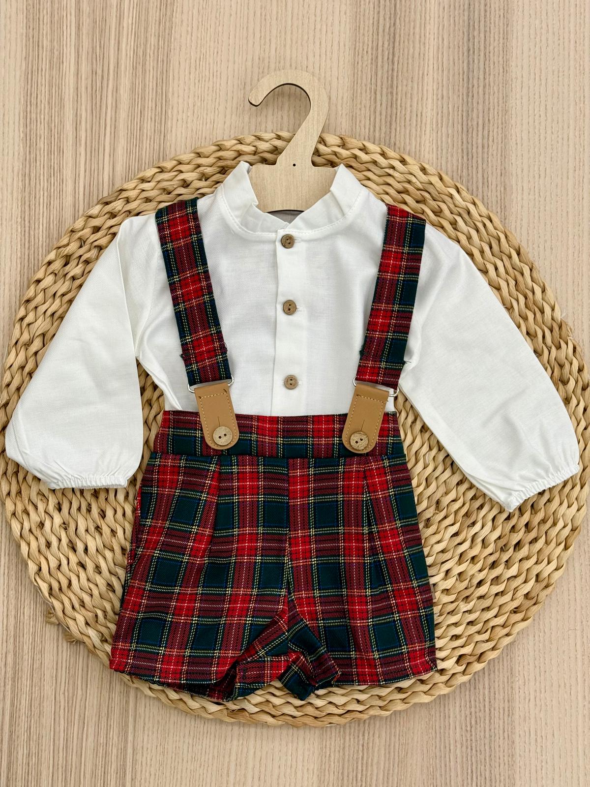 Pantaloncino con bretelle e camicina