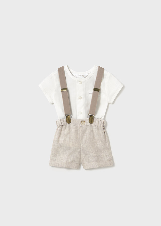Completo pantalone corto e camicia con bottoni