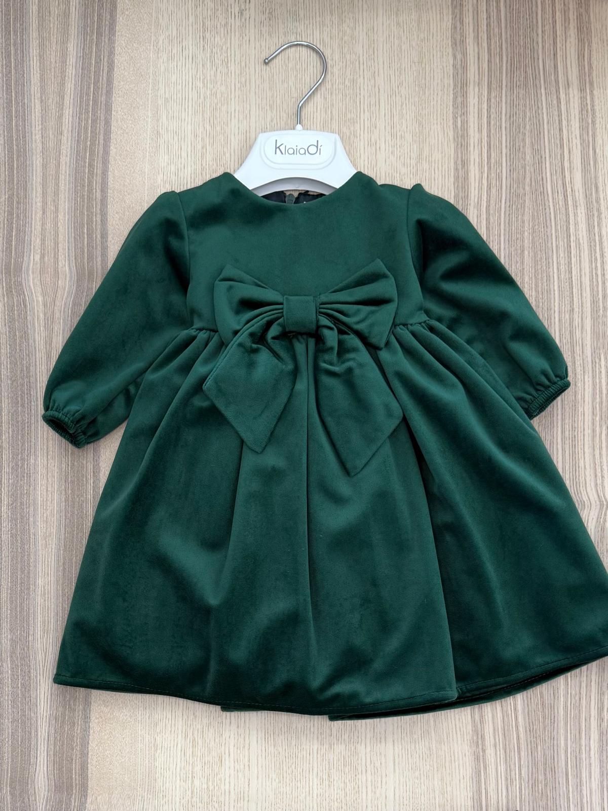 Abito di velluto verde con fiocco