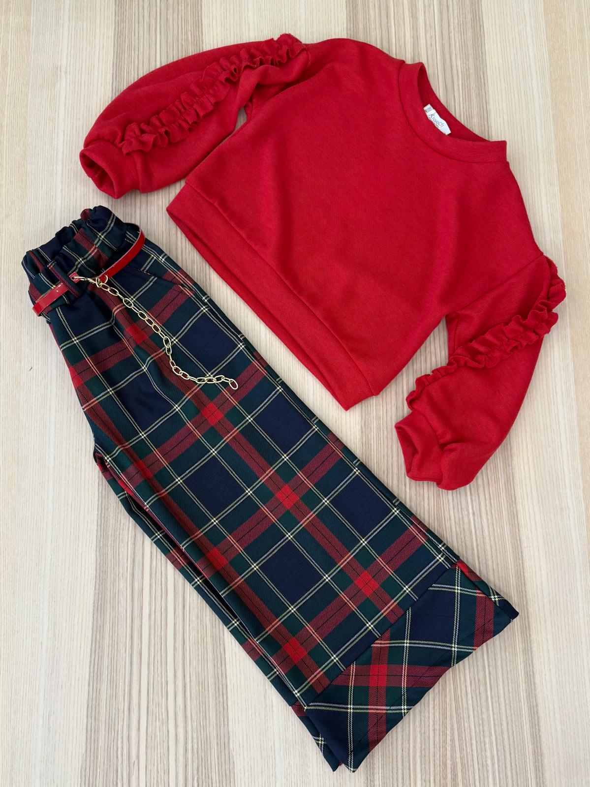 Completo con pantalone e maglia con ruche sulle braccia