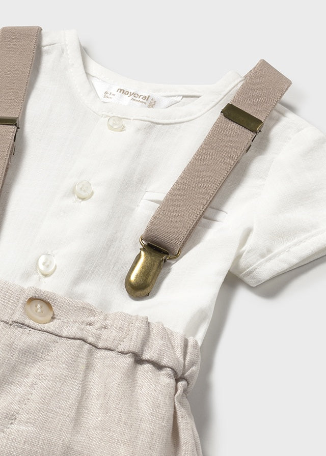 Completo pantalone corto e camicia con bottoni