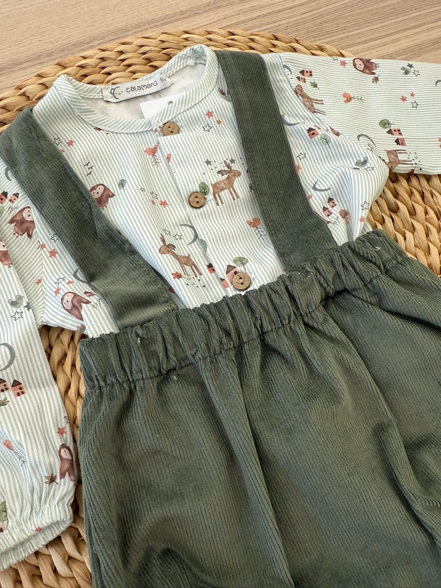 Salopette di velluto con camicina fantasia